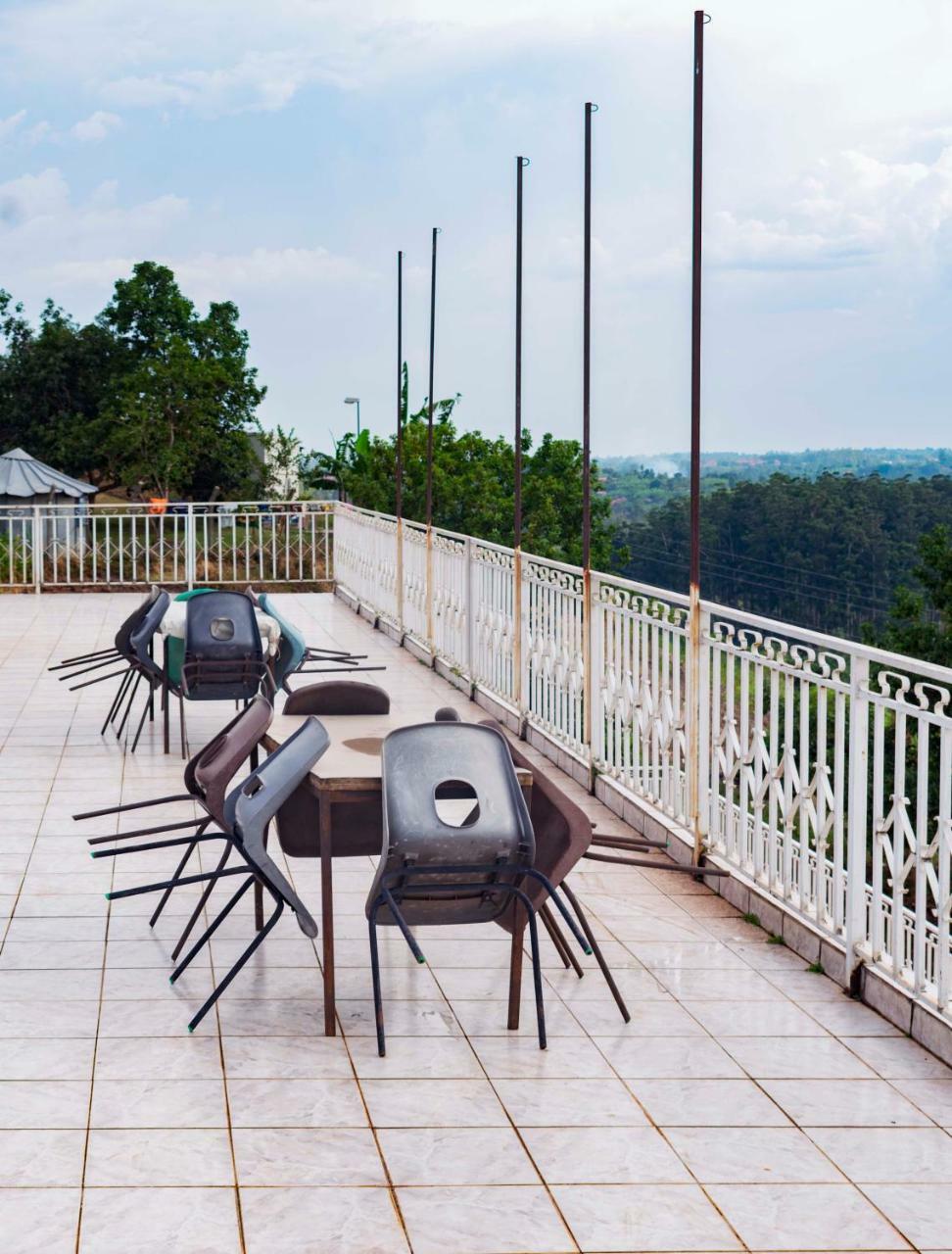 Sunrise Apartments Hotel Fort Portal Экстерьер фото